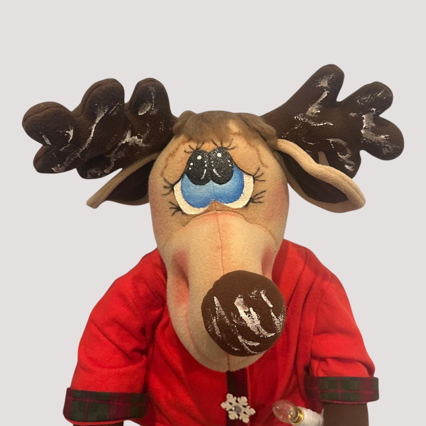 Handcrafted reindeer decoration 30 inches tall removable space-saving design
