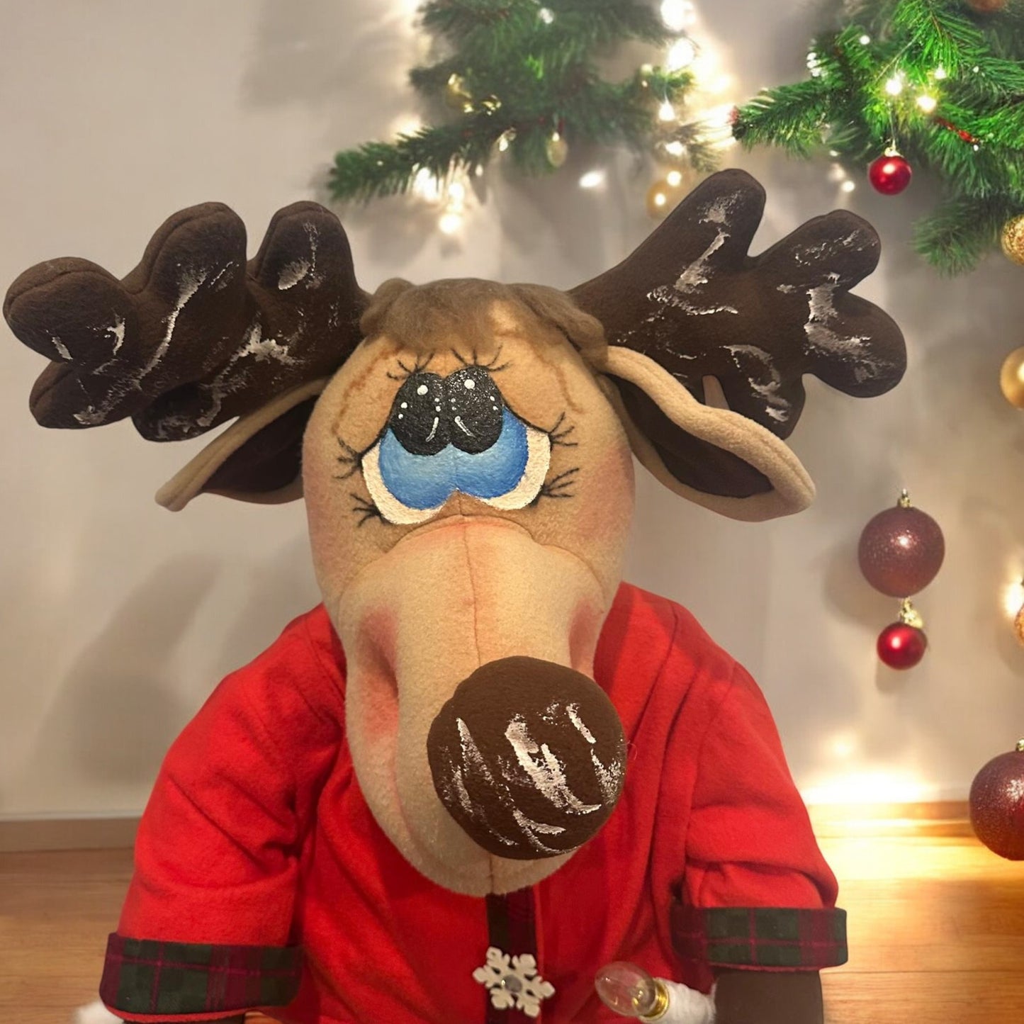 MERRY BUCK  – A Festive Handcrafted Treasure