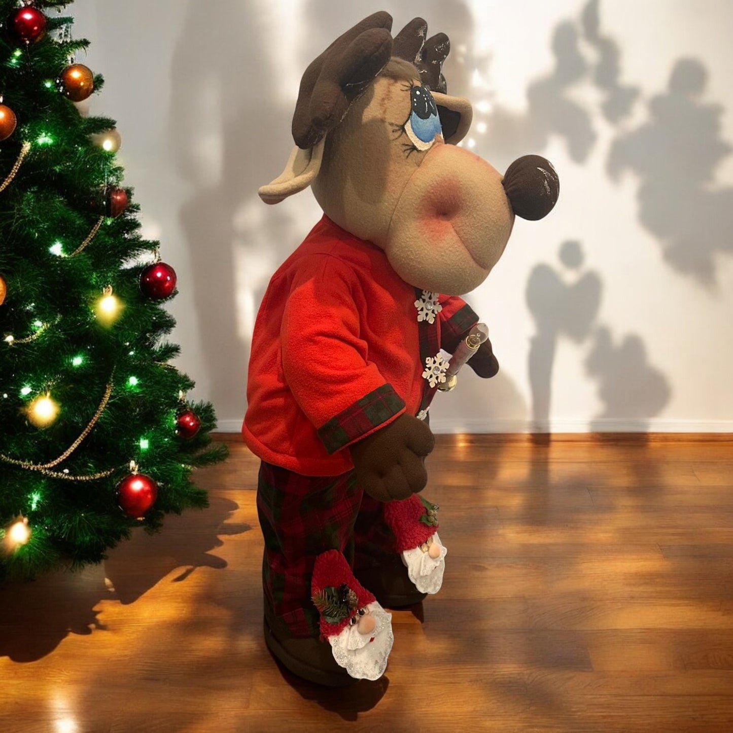 MERRY BUCK  – A Festive Handcrafted Treasure