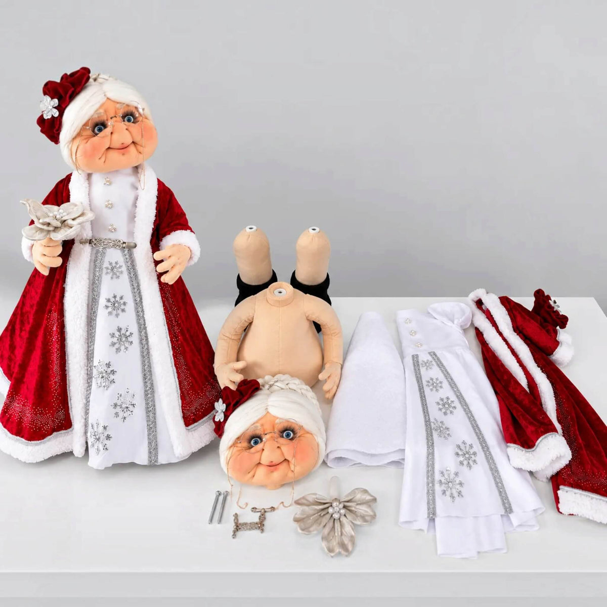 Handmade Santa & Mrs. Claus Set with Removable Parts – 37″ and 36″ Christmas Decorations